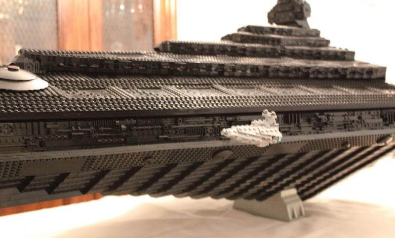 Illustration for article titled Eclipse Class Star Destroyer In Lego